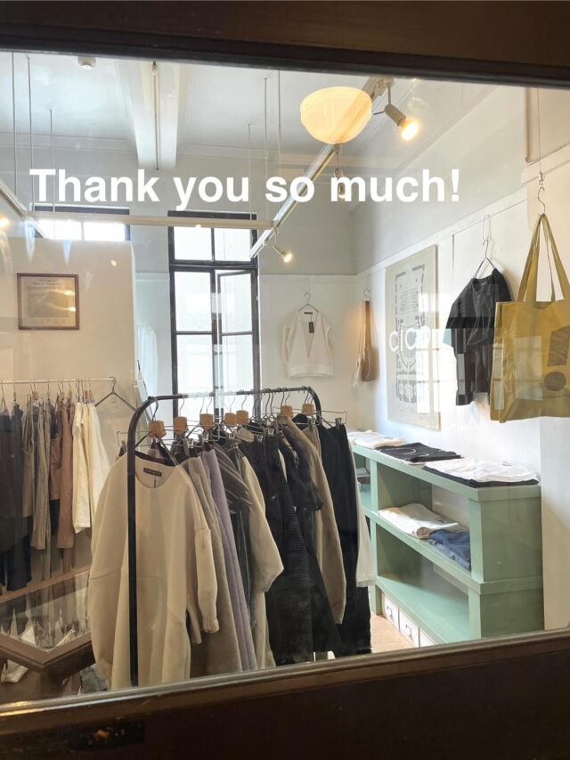 ・
メリーゴーランド京都にて秋冬の受注会、
あっという間に終了しました。
残暑の中足をお運びくださった皆さま、
ありがとうございました！

意外にも自転車移動の方が多くいらして、
チコサロのアイテムを身に付けて、
京都の裏道や鴨川沿いをチャリンチャリンと
自転車を走らせる姿を想像して嬉しくなってます*☻☻*

ご注文いただいた皆さま、商品のお届けまで
どうぞ楽しみにお待ちください。

ありがとうございました！

#cicoandsalo 
#メリーゴーランド京都